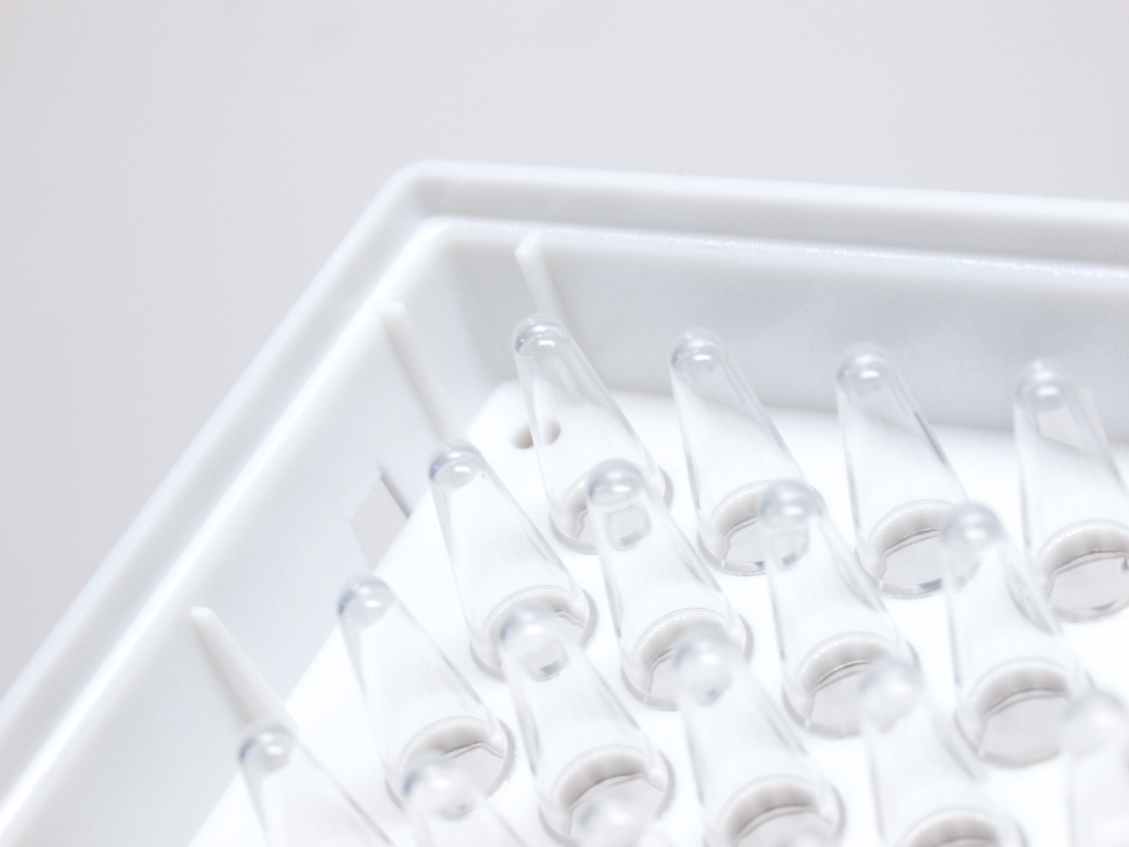 96ウェルハードシェルPCRプレート 0.1mL フルスカート