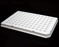 96ウェルPCRプレート 0.1mL セミスカート ホワイト Roche対応(H12ノッチ)